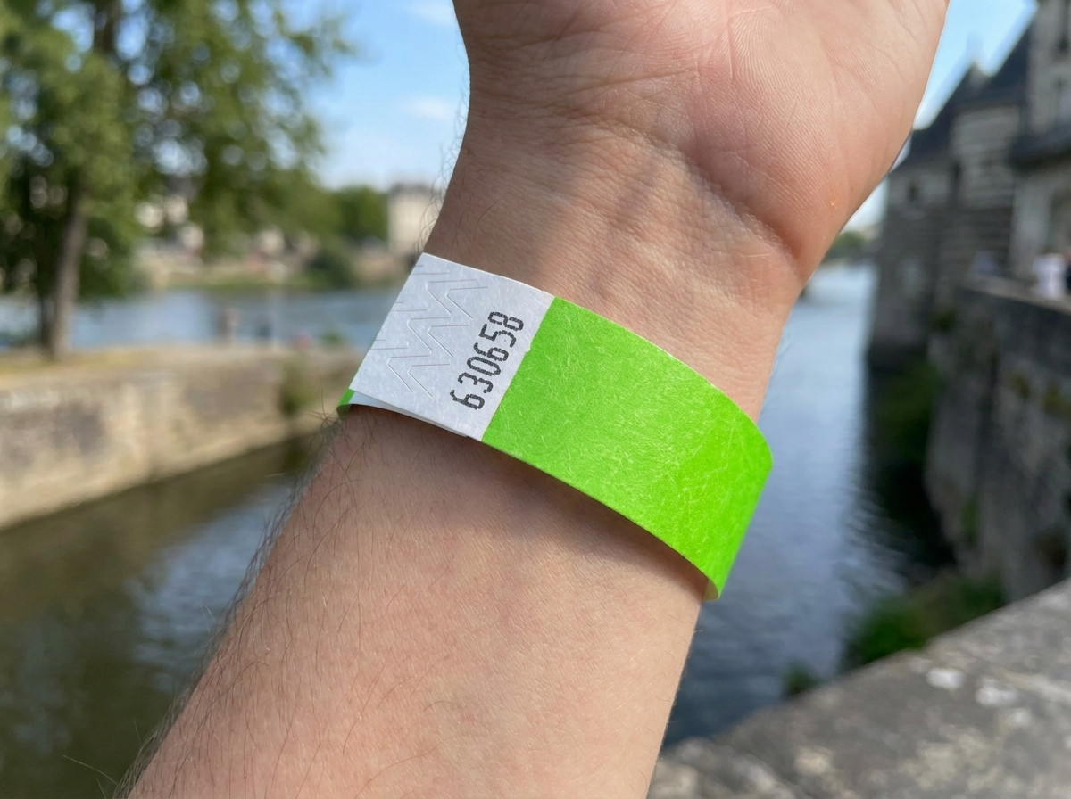 Bracelets festival personnalisés en Tyvek et pour un événement à Nantes, Pays de la Loire
